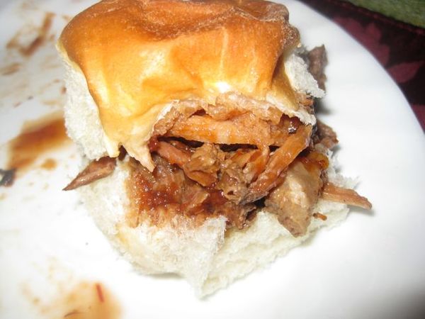 Slow Cooker Pulled Pork and Root Beer Sauce